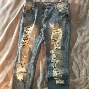 Distressed boyfriend jeans